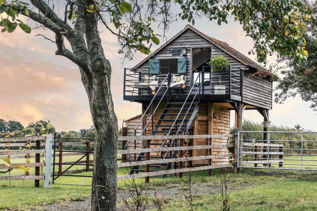 The Treehouse At Humblebee Hall ウスター エクステリア 写真